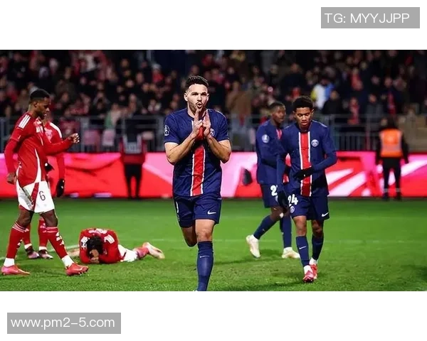 洛里昂主场迎战巴黎圣日耳曼期待精彩对决与激烈竞争 洛里昂主场迎战巴黎圣日耳曼期待精彩对决与激烈竞争